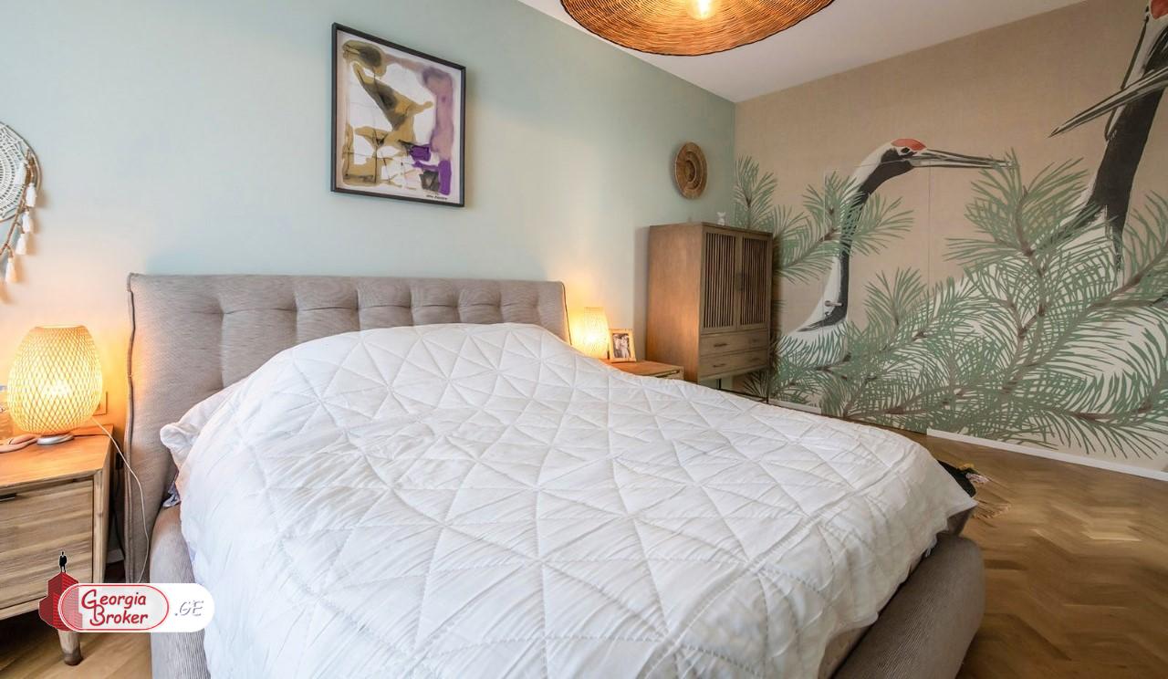 nearly repaired 9-room house for sale